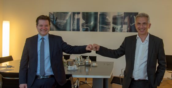 Frankfurts Oberbürgermeister Peter Feldmann und Andrei Kovacs